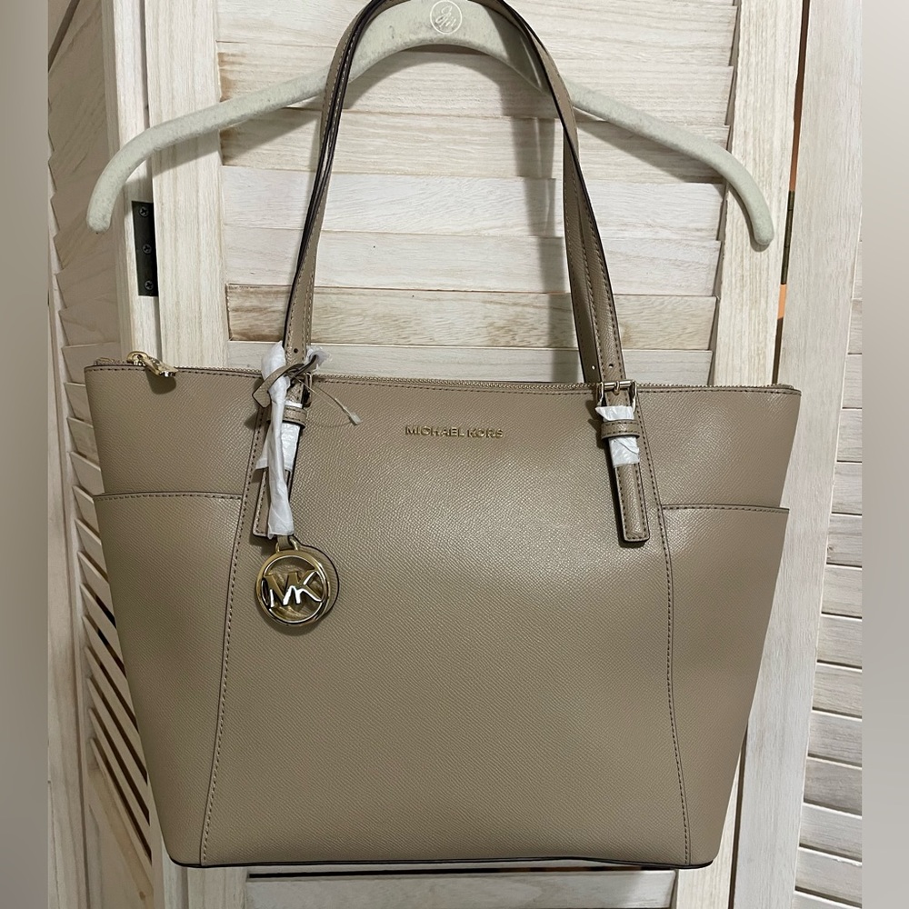 NWOT- Jet Set Pebbled Leather Zip-TopTote